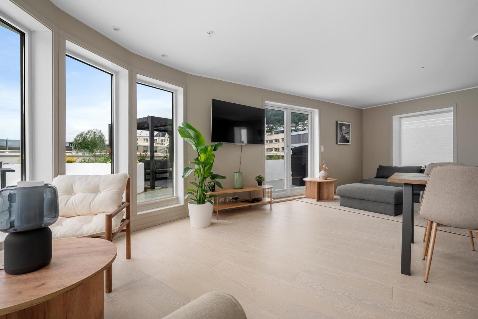 Stay L Urban - Spacious Apartment With Private Terrace Bergen Exterior foto